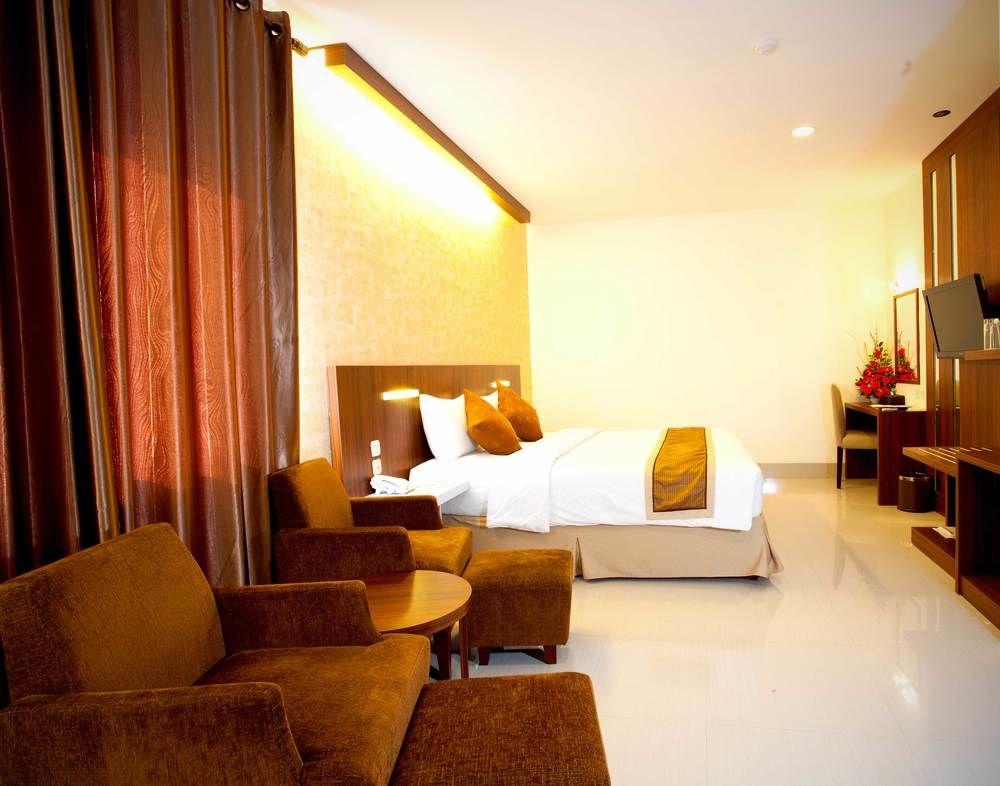 Collection O 1279 Hotel Grand Celino Makassar Eksteriør bilde