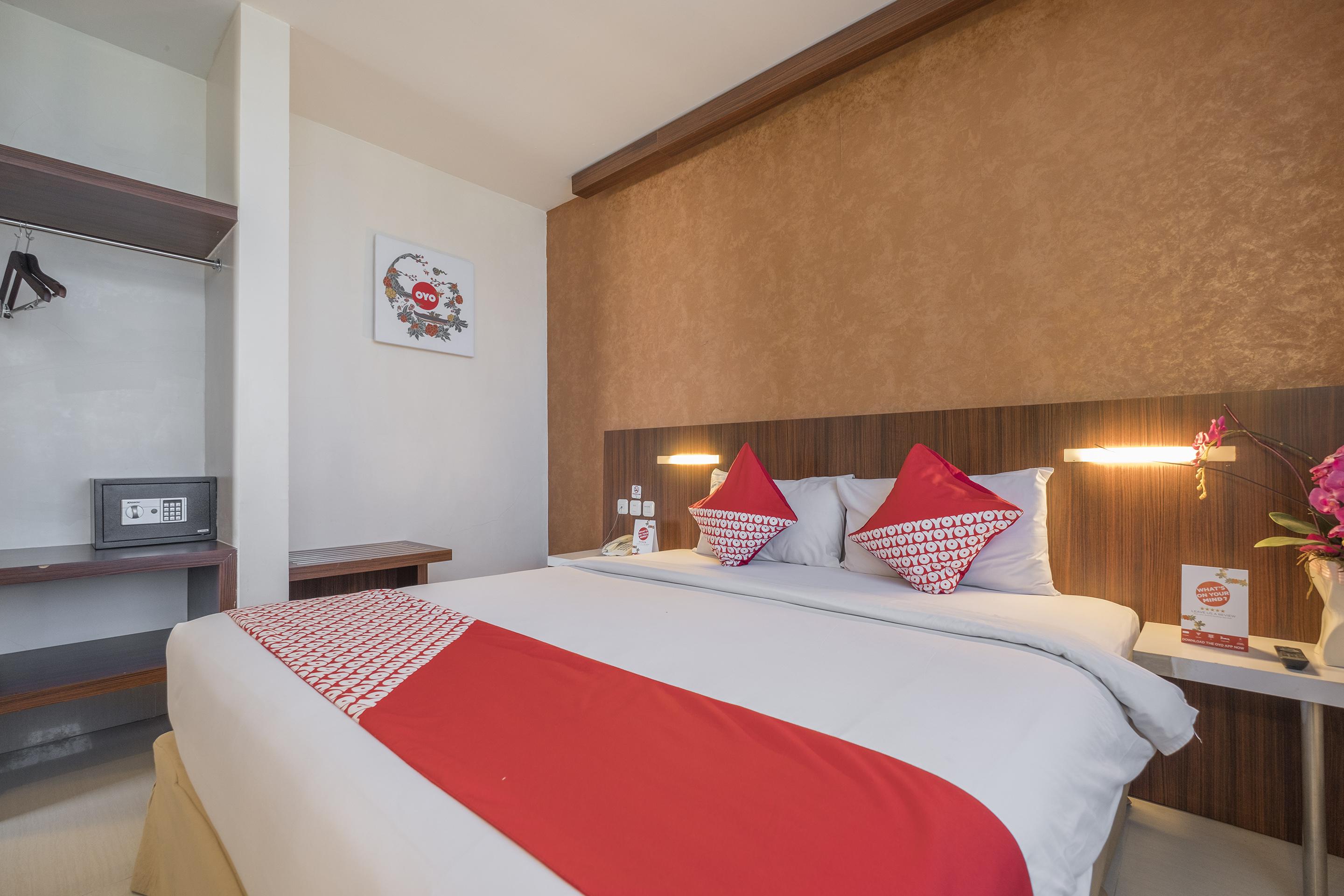 Collection O 1279 Hotel Grand Celino Makassar Eksteriør bilde