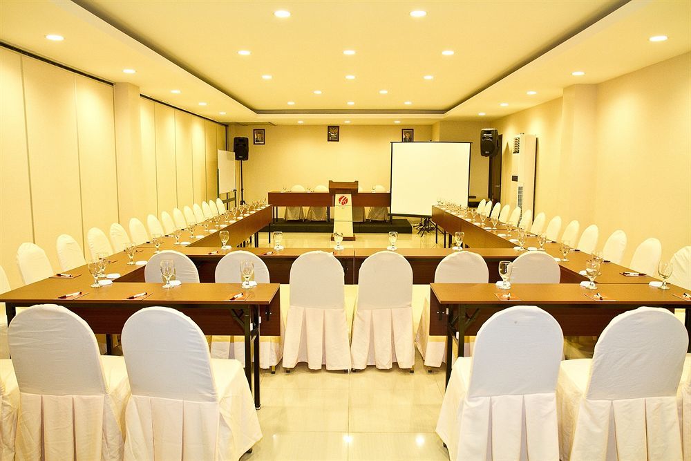 Collection O 1279 Hotel Grand Celino Makassar Eksteriør bilde