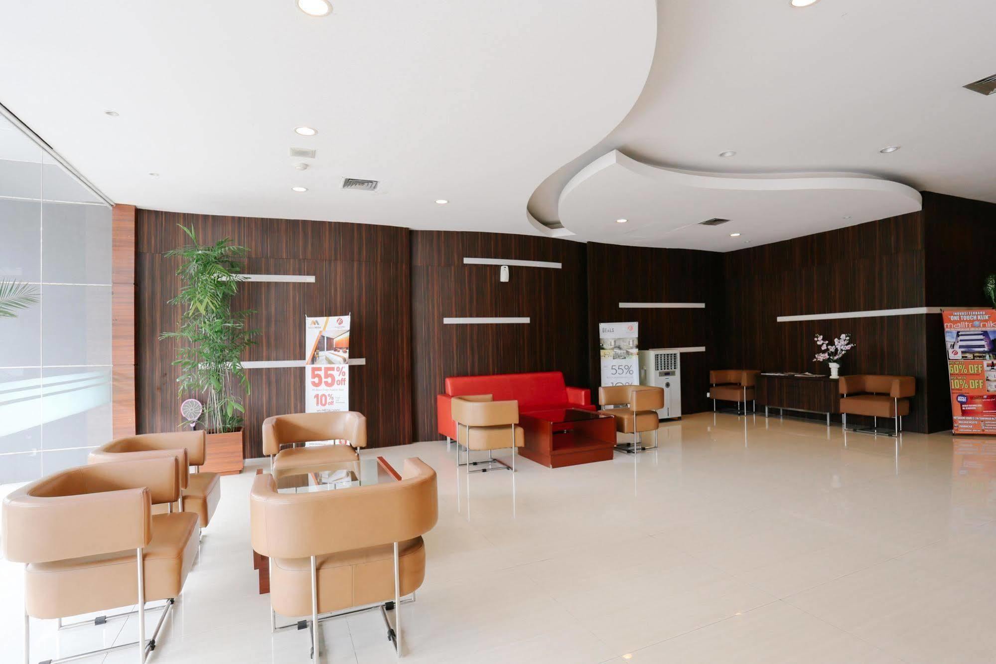 Collection O 1279 Hotel Grand Celino Makassar Eksteriør bilde