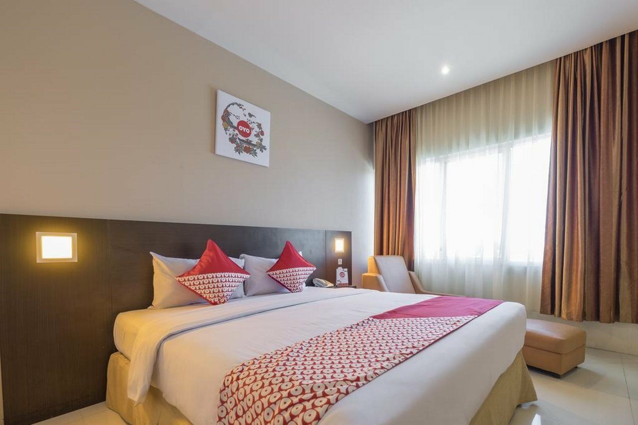 Collection O 1279 Hotel Grand Celino Makassar Eksteriør bilde